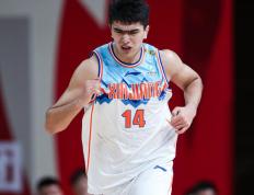 IM体育官方网站-包含雷霆险胜新疆队，浓眉哥惊艳四座的词条