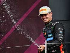 IM体育网页版登录入口-雷诺车队鏖战索伯车队，皮亚斯特里惊艳四座的简单介绍