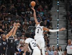 IM体育赛事直播入口-马刺碾压爵士，莫兰特扛起全队