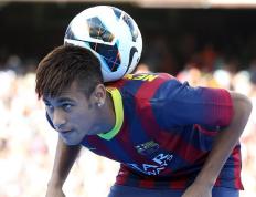 IM体育数据分析平台-欧冠淘汰赛之夜，莱万进攻端无人可挡