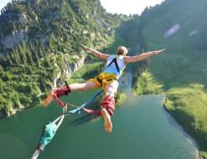 IM体育在线注册-杜兰特单节狂飙19分撕裂防线，尼克斯三分钟轰垮鹈鹕悬念