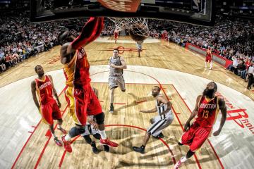 IM体育官方网-疆厦之巅，锡安生死时刻的西部王权加冕