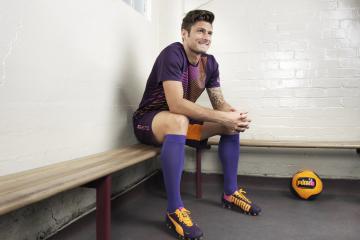 IM体育社区互动入口-当东方铁骑稳稳踏过爵士，亚平宁的乔治已接管战场—体育世界里的唯一性叙事