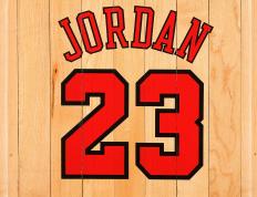 IM体育官方网-引擎与篮筐的共振，当F1街道赛的轰鸣遇见辽宁男篮的绝杀