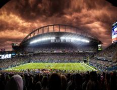 IM体育app-赛道上的新王，拉塞尔率红牛轻取雷诺，新时代已来临？