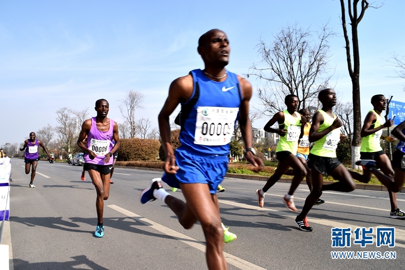 IM体育网页版登录入口-非洲选手突破瓶颈,奋勇争先