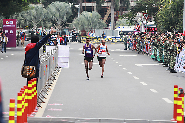 IM体育网页版登录入口-非洲选手突破瓶颈,奋勇争先