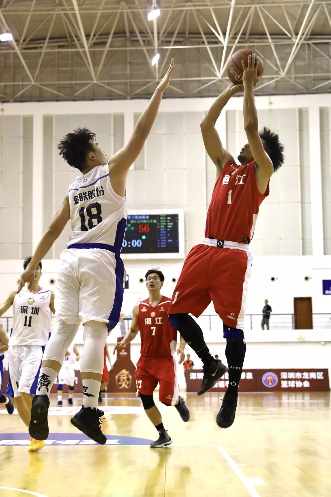 IM体育app-荷兰球队惊艳表现,赢得观众喝彩