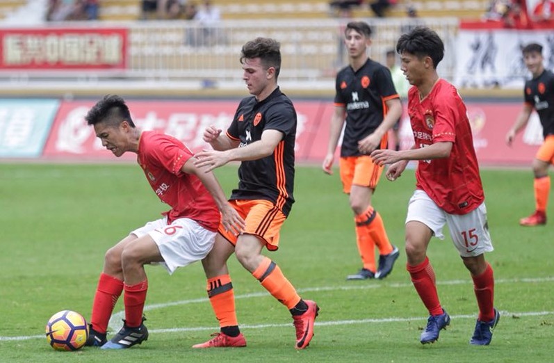 IM体育官方网-加拿大队在国际足球赛中斩获冠军