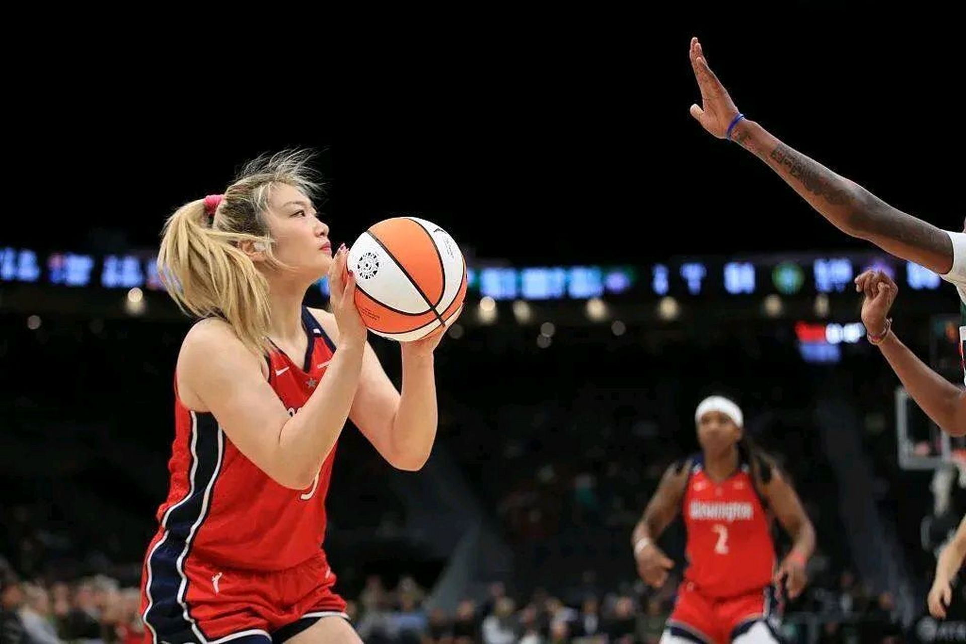 IM体育社区互动入口-关于神秘球员突然爆发,一掷千金的信息