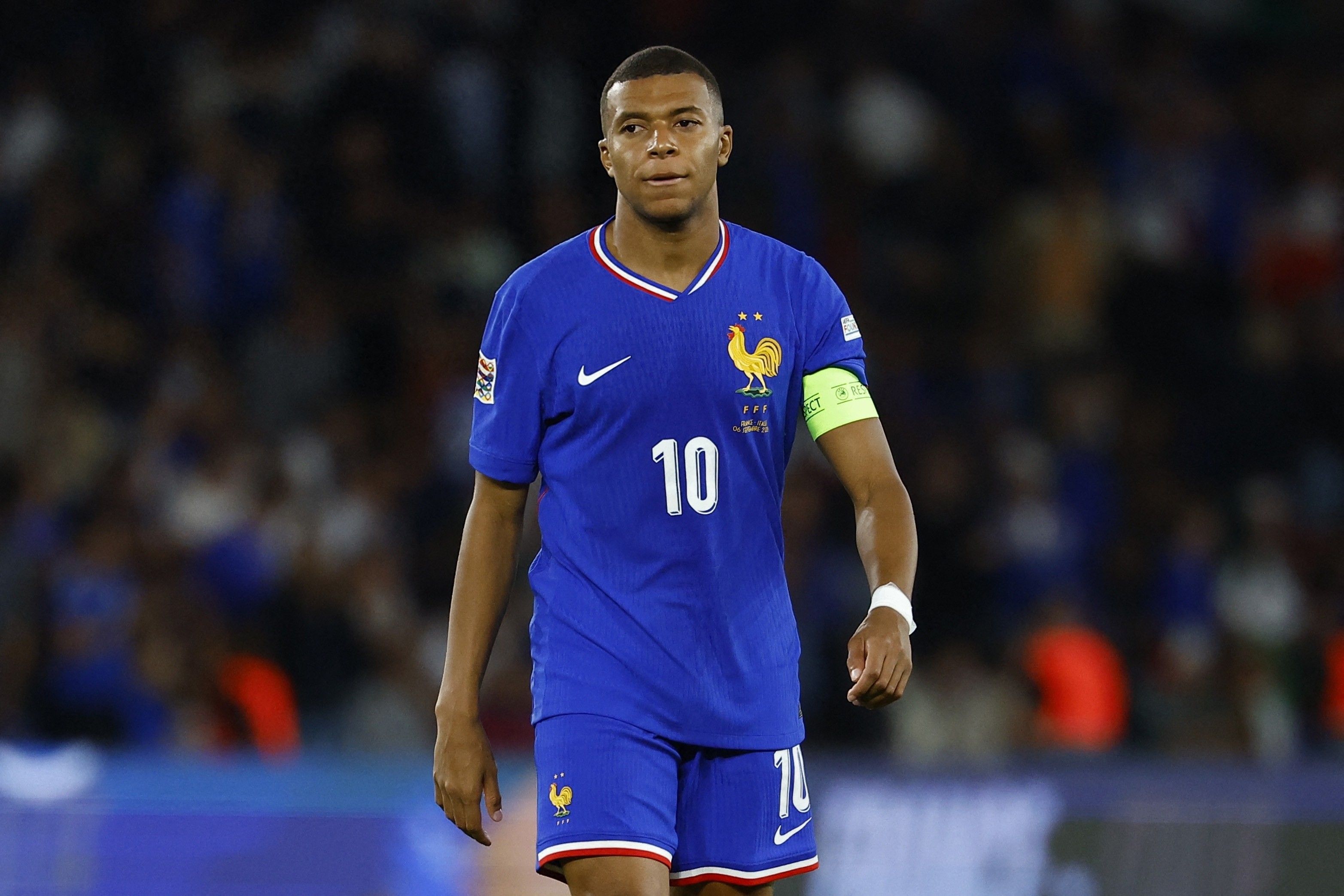 IM体育App下载-关于欧洲足球巨星备战关键比赛,冲击国家队入选的信息