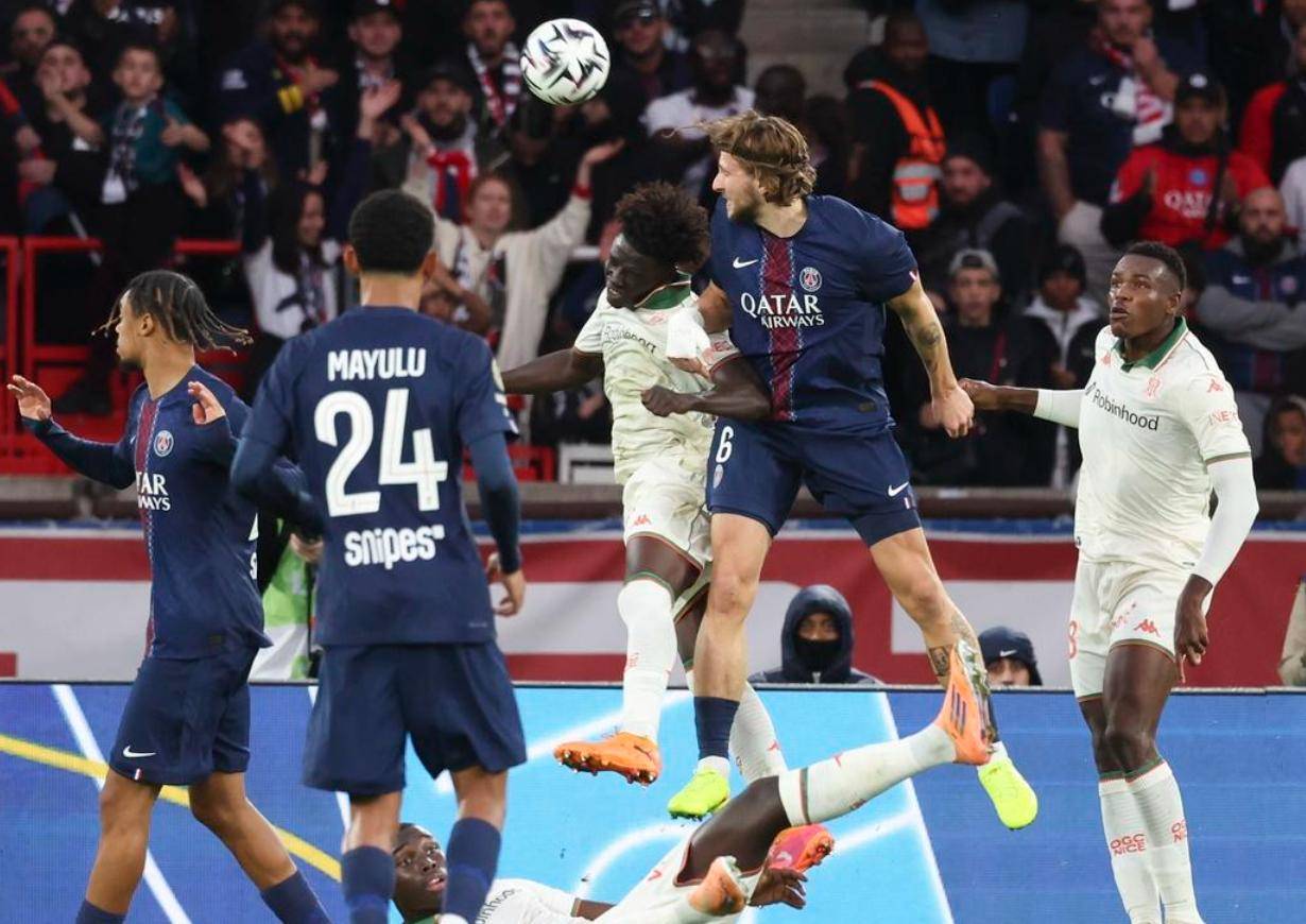 IM体育社区互动入口-关于拜仁后防线零漏失,对手难有破门机会的信息