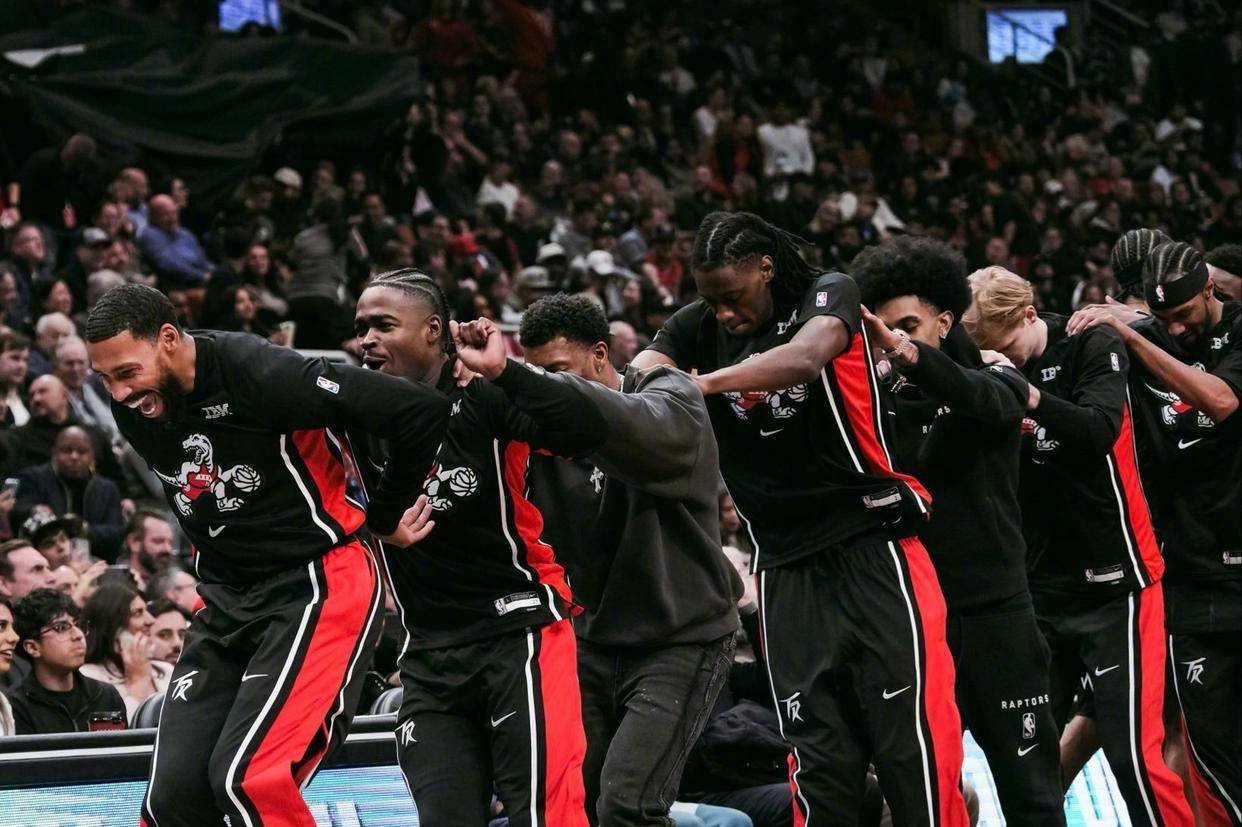 IM体育数据分析平台-包含猛龙主场大胜,继续稳固东部领先地位的词条