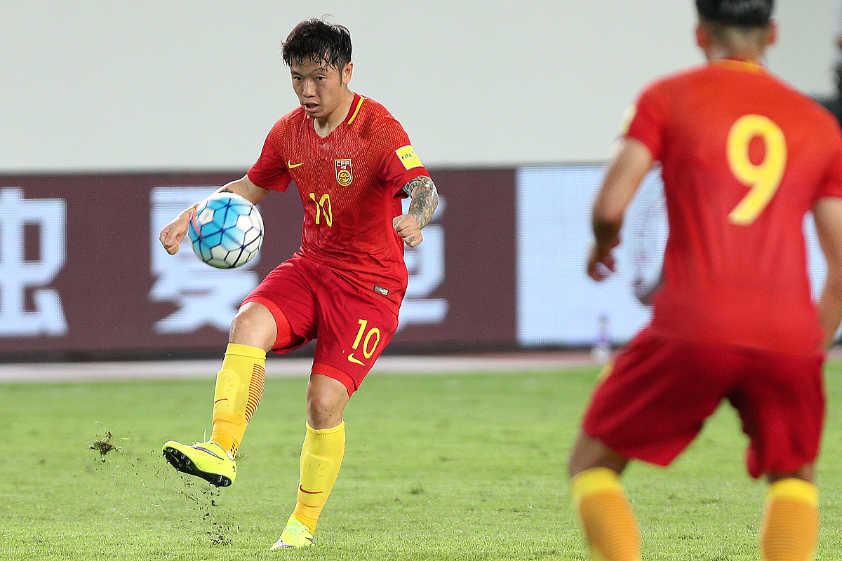 IM体育官网-中国球员在国际足球联赛中崭露头角