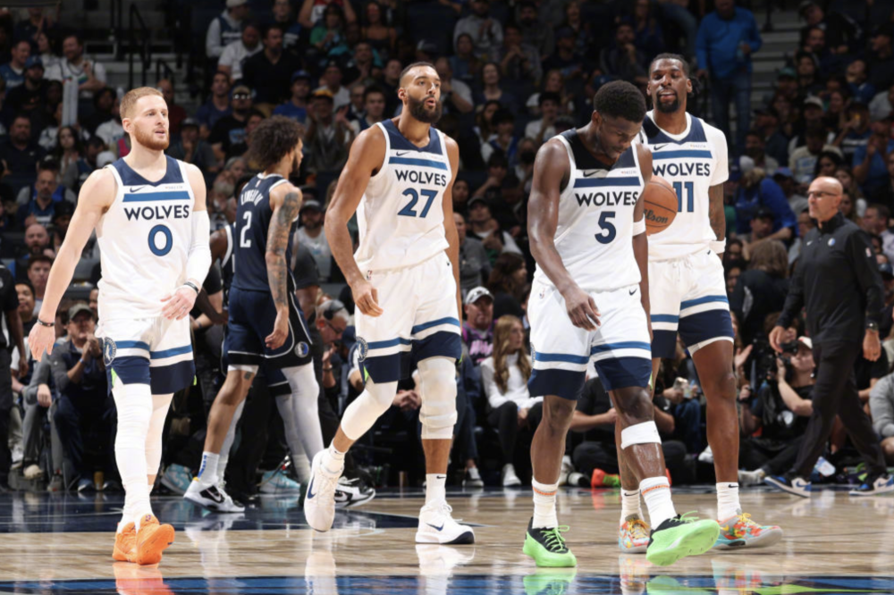 IM体育平台-鹈鹕力克尼克斯，约基奇扛起全队