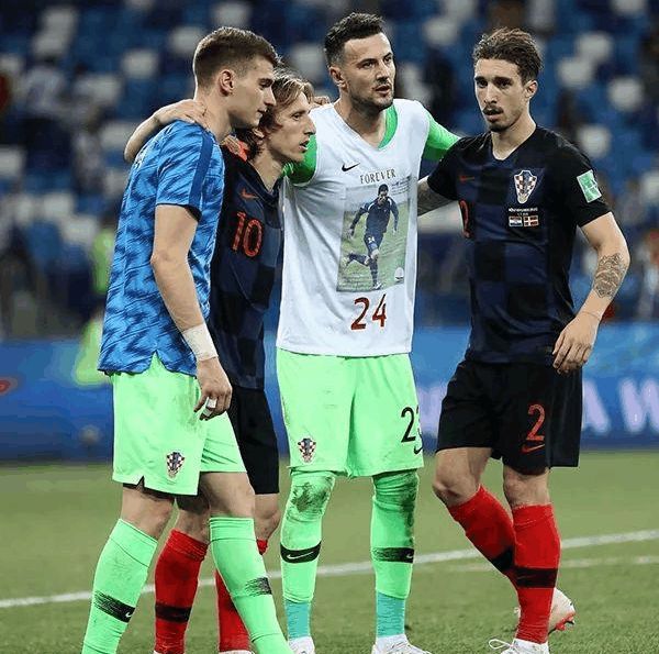 IM体育-巴西绝杀巴黎，蒂亚戈扛起全队