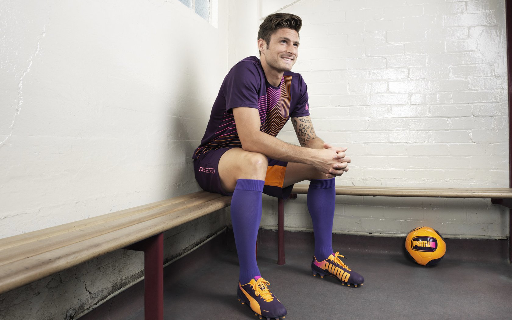 IM体育社区互动入口-当东方铁骑稳稳踏过爵士，亚平宁的乔治已接管战场—体育世界里的唯一性叙事